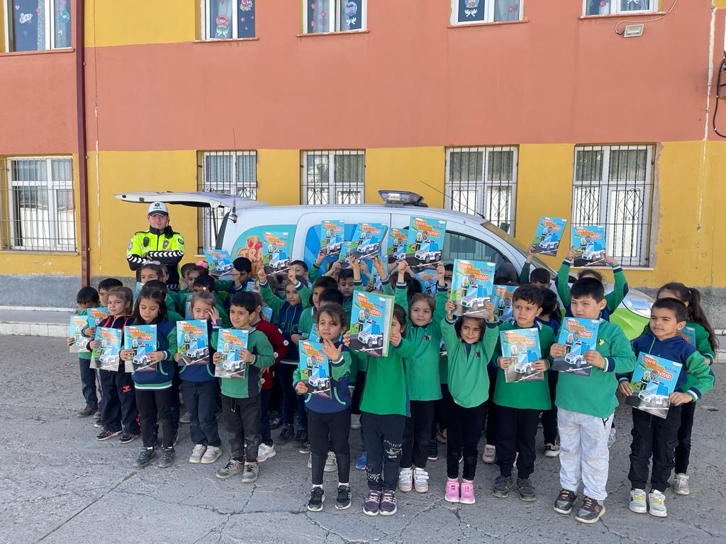 Atatürk ilkokulu ve Barbaros İlkokulunda Trafik Eğitimi